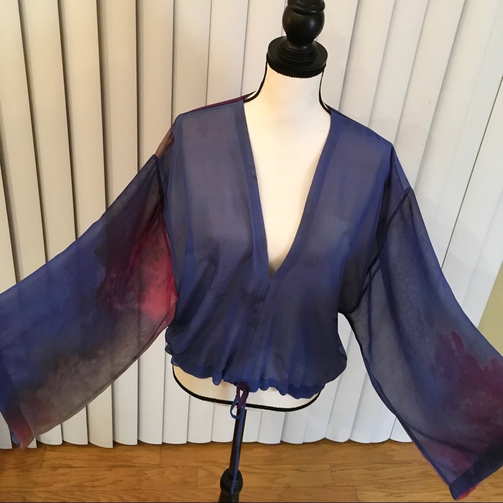 Ramona La Rue , light see through blouse tunic, v neck , waste soft fabr…